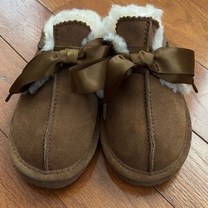 BearPaw Mules with Bow - Chestnut. Size 5